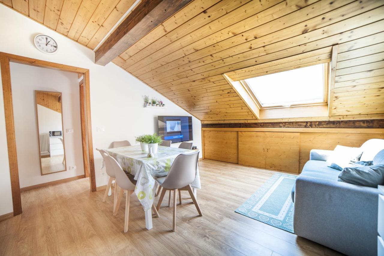 La Mansarda Di Emma Apartment Пинцоло Екстериор снимка