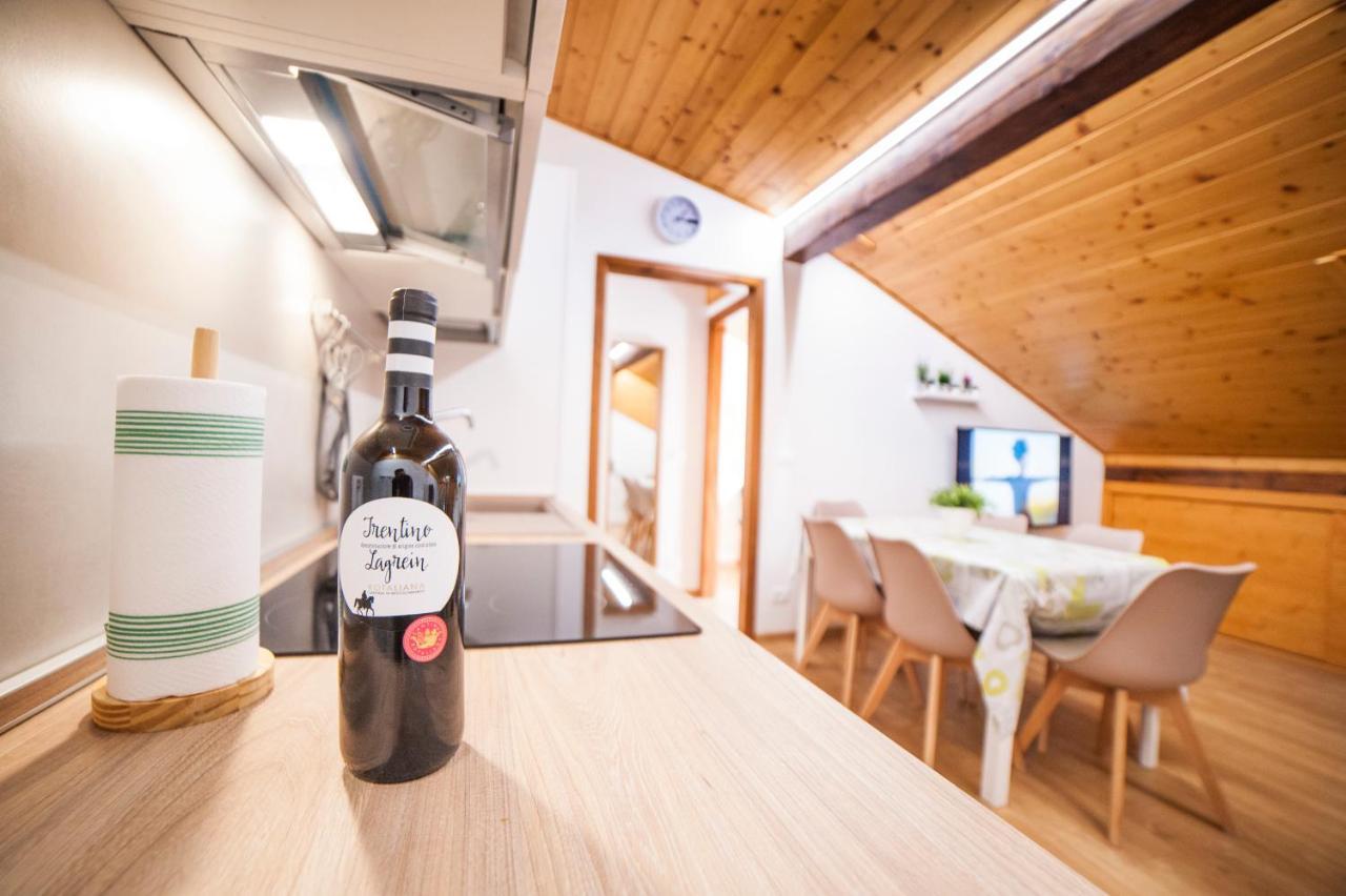 La Mansarda Di Emma Apartment Пинцоло Екстериор снимка