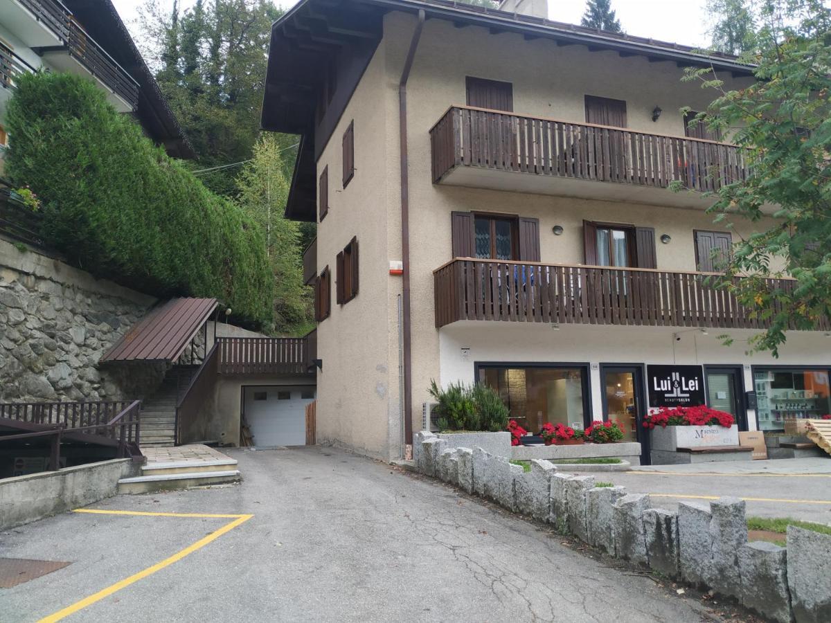 La Mansarda Di Emma Apartment Пинцоло Екстериор снимка