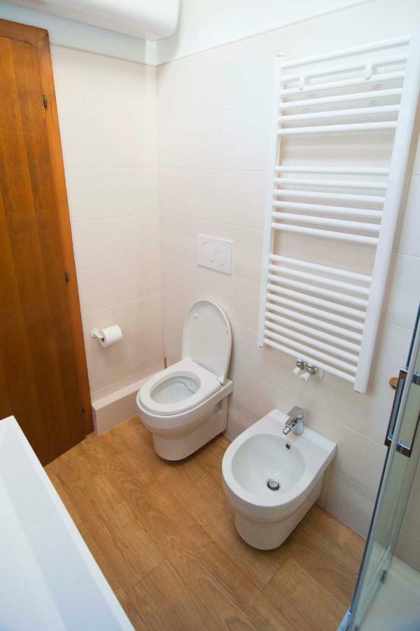 La Mansarda Di Emma Apartment Пинцоло Екстериор снимка
