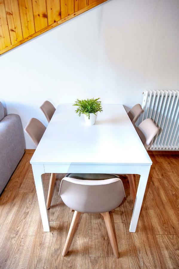 La Mansarda Di Emma Apartment Пинцоло Екстериор снимка
