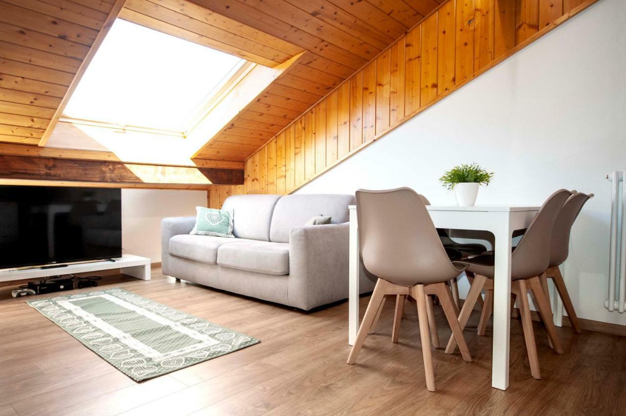 La Mansarda Di Emma Apartment Пинцоло Екстериор снимка