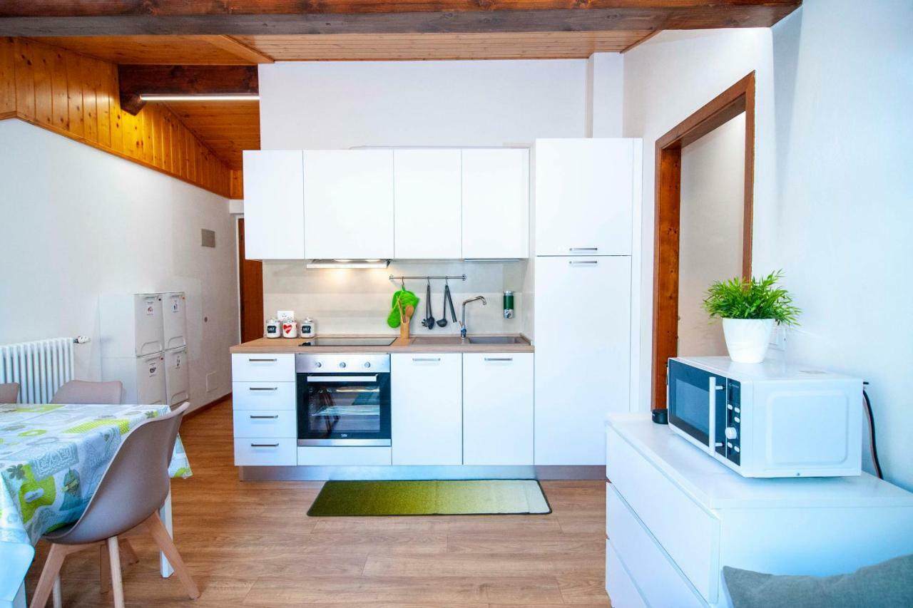 La Mansarda Di Emma Apartment Пинцоло Екстериор снимка