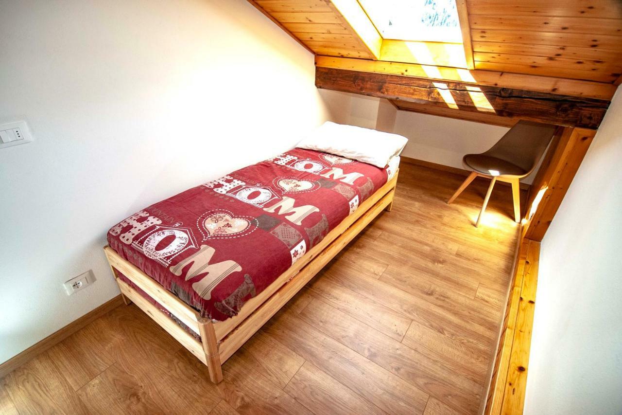 La Mansarda Di Emma Apartment Пинцоло Екстериор снимка