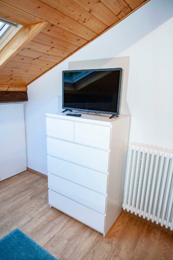 La Mansarda Di Emma Apartment Пинцоло Екстериор снимка